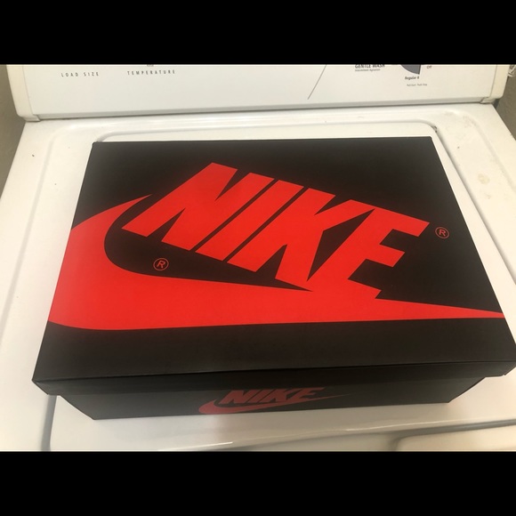 Jordan 1s Electro Orange DEADSTOCK main image 5
